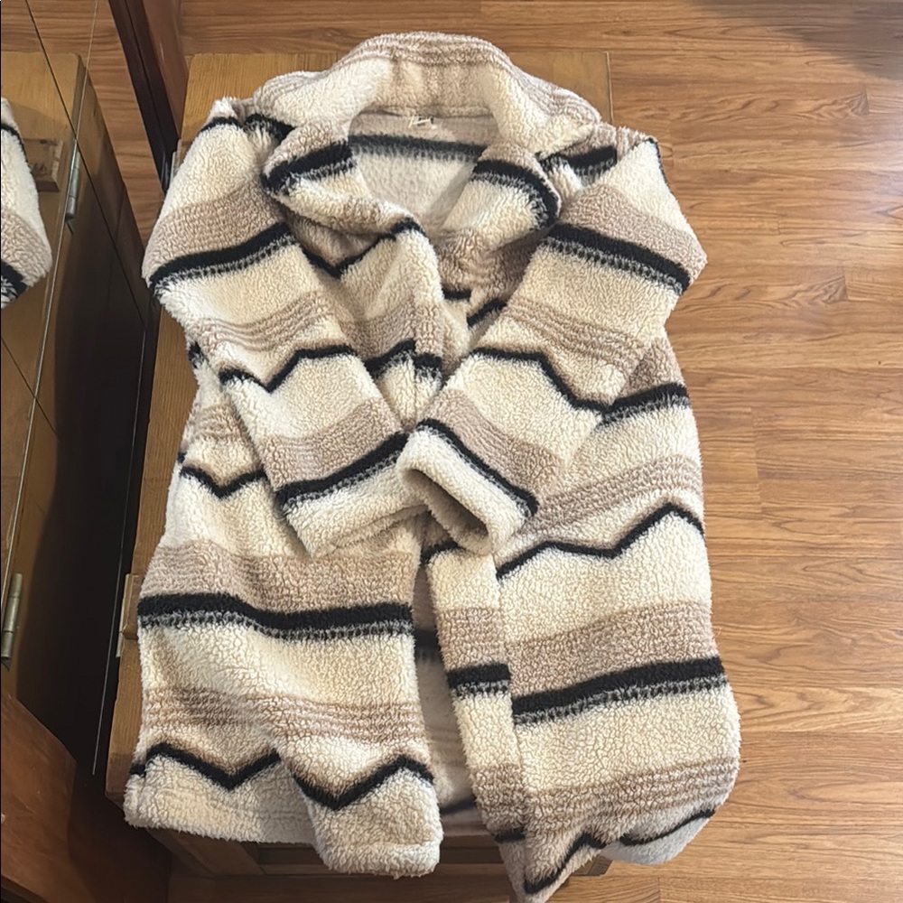 Billabong Sherpa Jacket in Cream and Tan